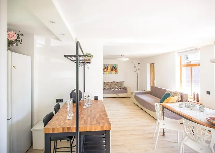 With A Terrace And A Hot Tub Appartement