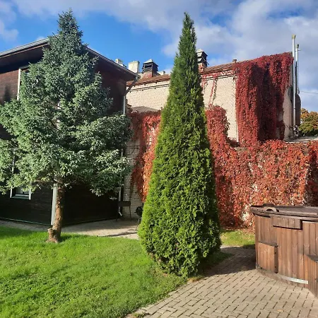 Appartamento With A Terrace And A Hot Tub *