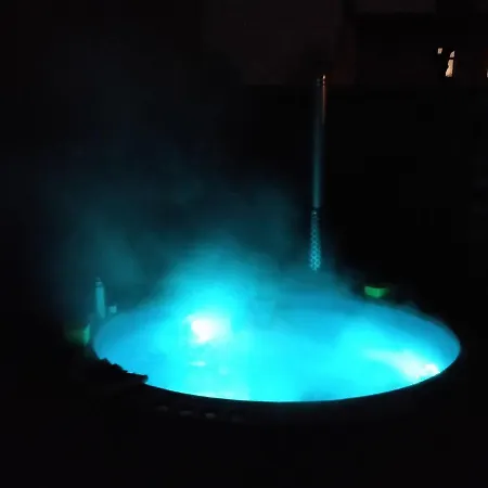 With A Terrace And A Hot Tub Apartment *