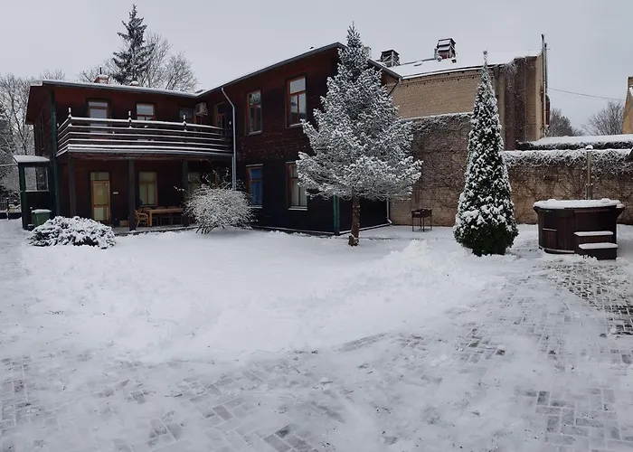 Dzīvoklis With A Terrace And A Hot Tub