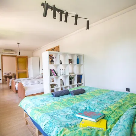 With A Terrace And A Hot Tub Apartamento Riga