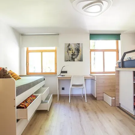 With A Terrace And A Hot Tub Apartamento Riga