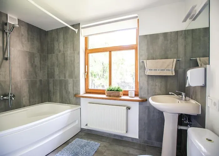 With A Terrace And A Hot Tub 아파트 리가