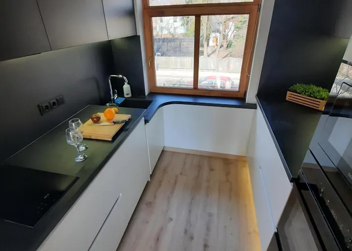 With A Terrace And A Hot Tub 아파트